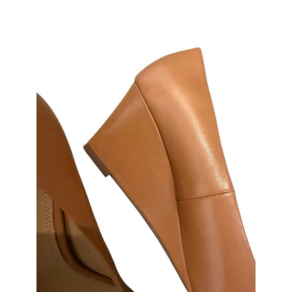 Tory Burch Chelsea Tan Leather Wedge Heel Gold Logo Pumps Size 6 - Picture 7 of 11